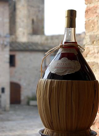 320px-fiasco_di_chianti_monteriggioni